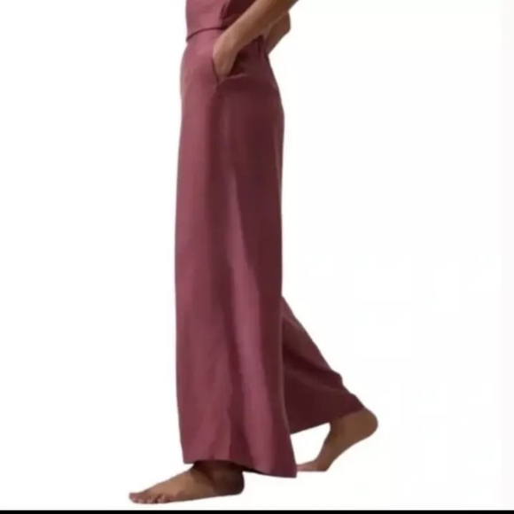 Athleta Calm Cool Pant size Black NWT 2x Maroon Burgundy msrp99$ - Picture 3 of 9